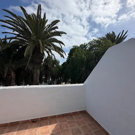 Oasis De Cesar- Arquitectura Manriquena * Costa Teguise